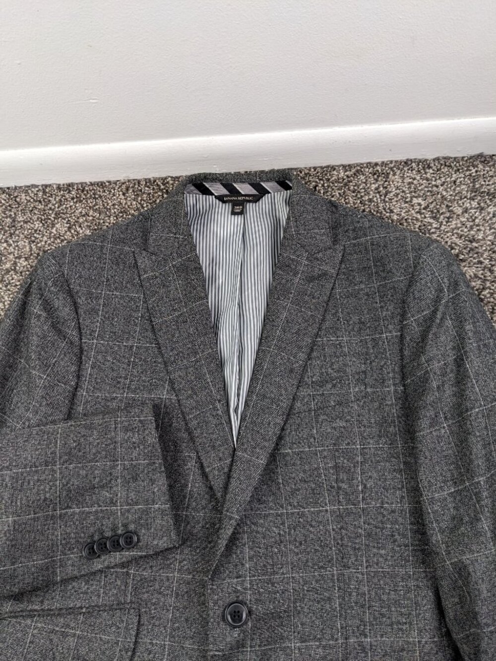Banana Republic Sport Coat Marzotto Italian Wool Windowpane Plaid Gray 36S